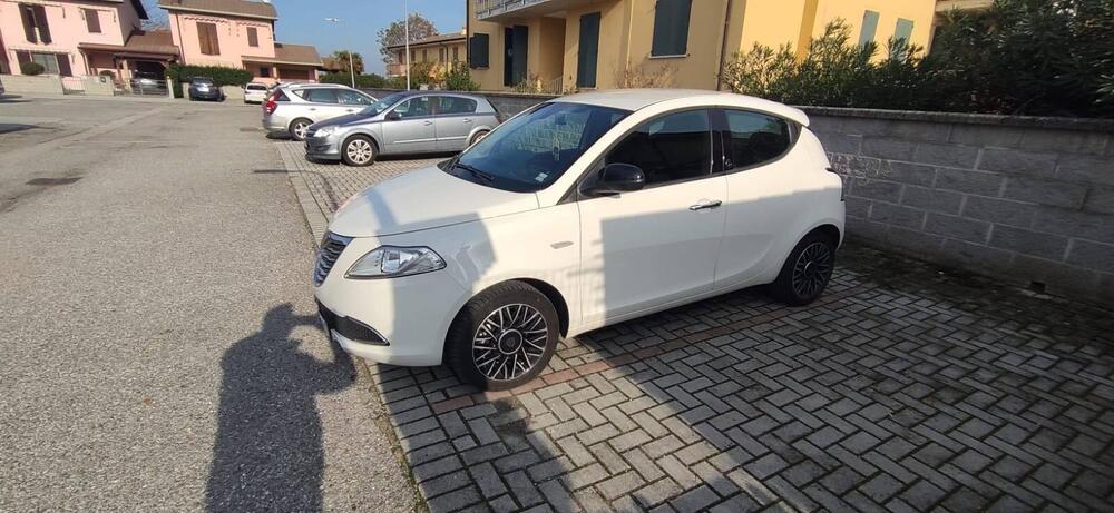 Lancia Ypsilon usata a Mantova (3)