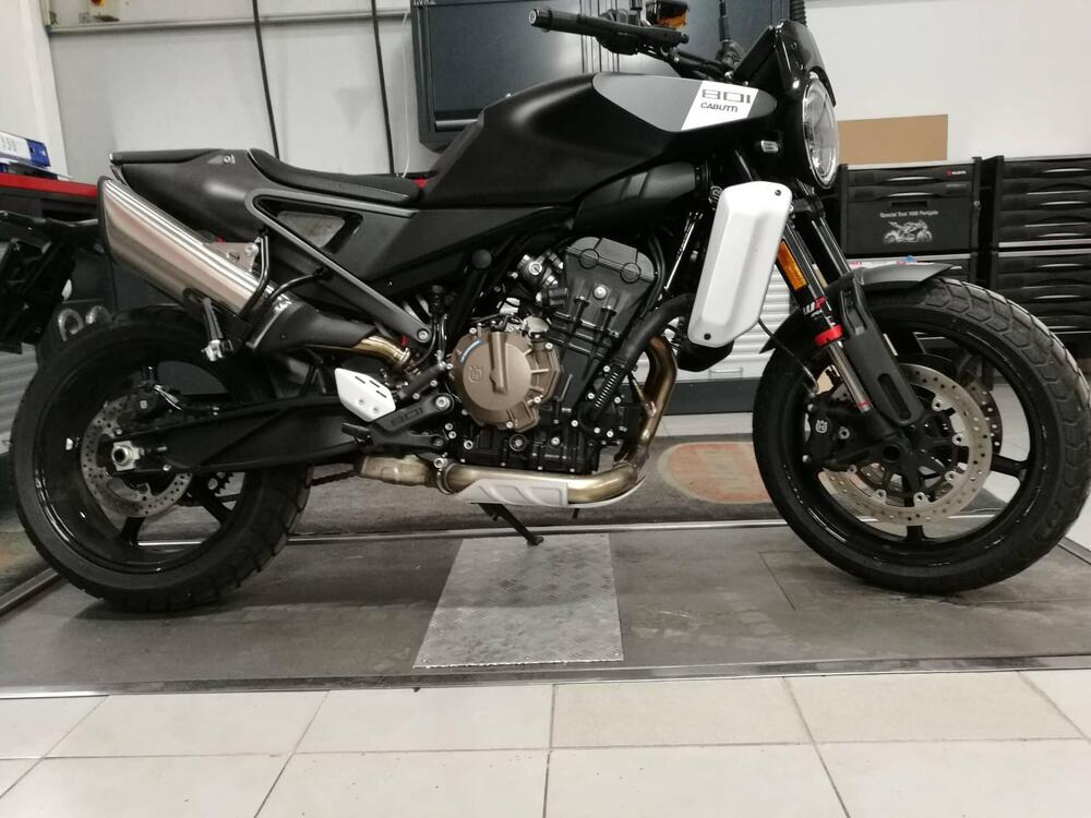 Husqvarna Svartpilen 801 (2024 - 26) (2)