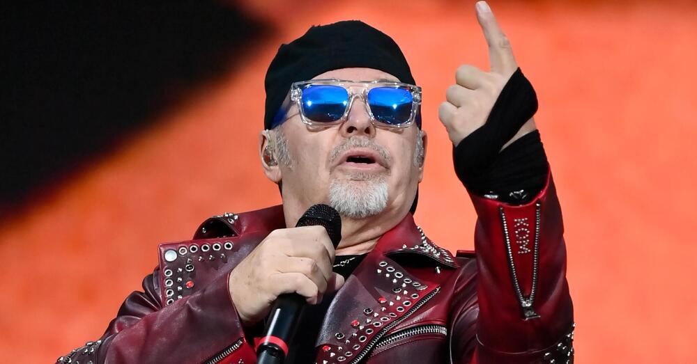 Le confessioni di Vasco Rossi: &ldquo;Io, vittima del matriarcato. Ci facevamo le seghe in compagnia in macchina. Se mi avessero detto che avrei fatto il cantante&hellip;&rdquo;. E su Sanremo, il sesso, l&rsquo;infanzia, i soldi, il bullismo, la musica e le sue canzoni&hellip;