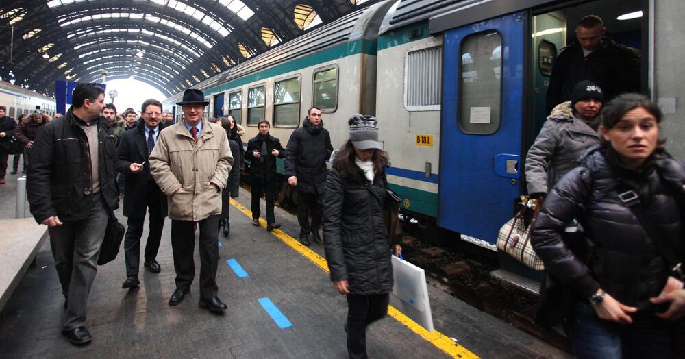 Perch&eacute; i treni in Italia sono sempre in ritardo? Dal Sicilia Express alla linea Bari-Pescara, ecco le cause: infrastrutture, manutenzione, personale e anche la concorrenza Trenitalia e Italo&hellip;