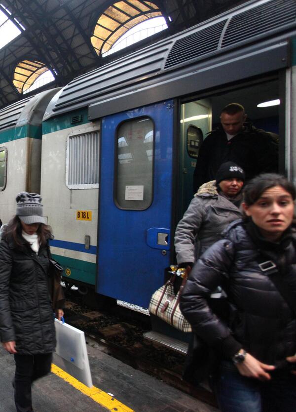 Perch&eacute; i treni in Italia sono sempre in ritardo? Dal Sicilia Express alla linea Bari-Pescara, ecco le cause: infrastrutture, manutenzione, personale e anche la concorrenza Trenitalia e Italo&hellip;