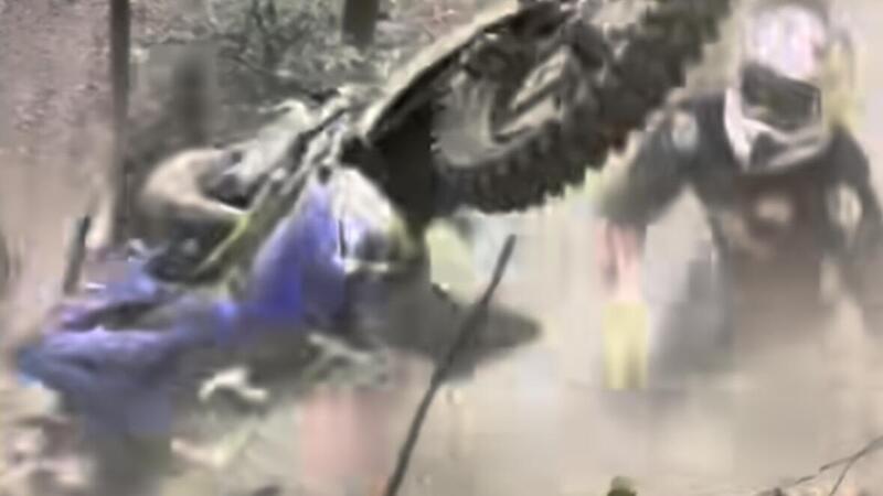 Toprak Razgatlioglu si allena e diverte con l&#039;enduro