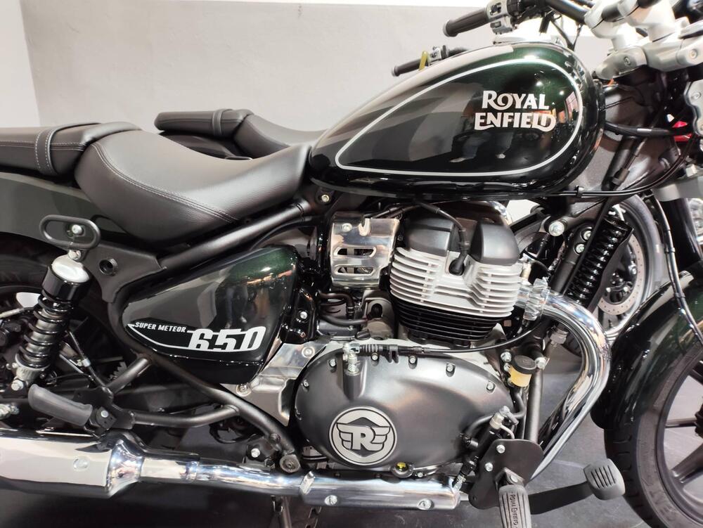 Royal Enfield Super Meteor 650 (2023 - 26) (2)