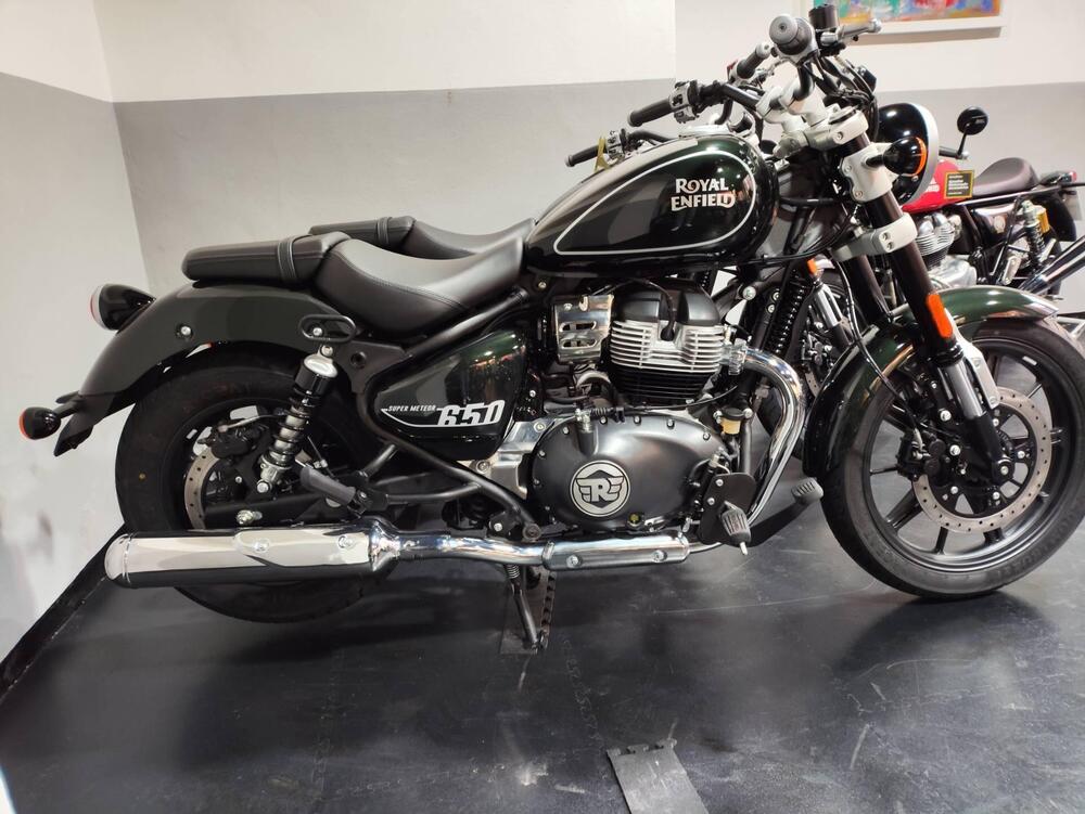 Royal Enfield Super Meteor 650 (2023 - 26) (4)