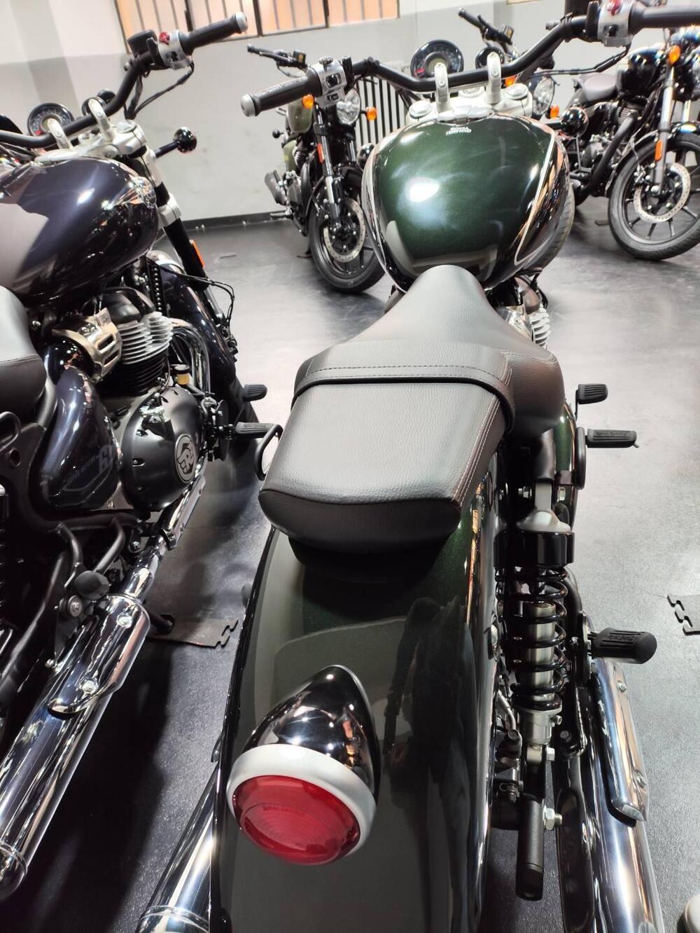 Royal Enfield Super Meteor 650 (2023 - 26) (6)