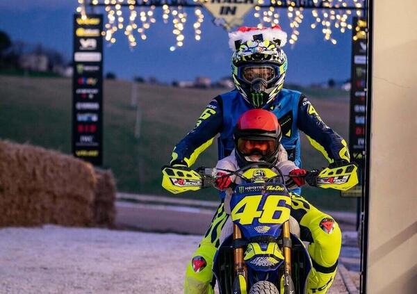 [VIDEO] Il Natale dei piloti: dai regali &ldquo;indimenticabili e da paura&rdquo; a Valentino Rossi Santa Claus al Ranch