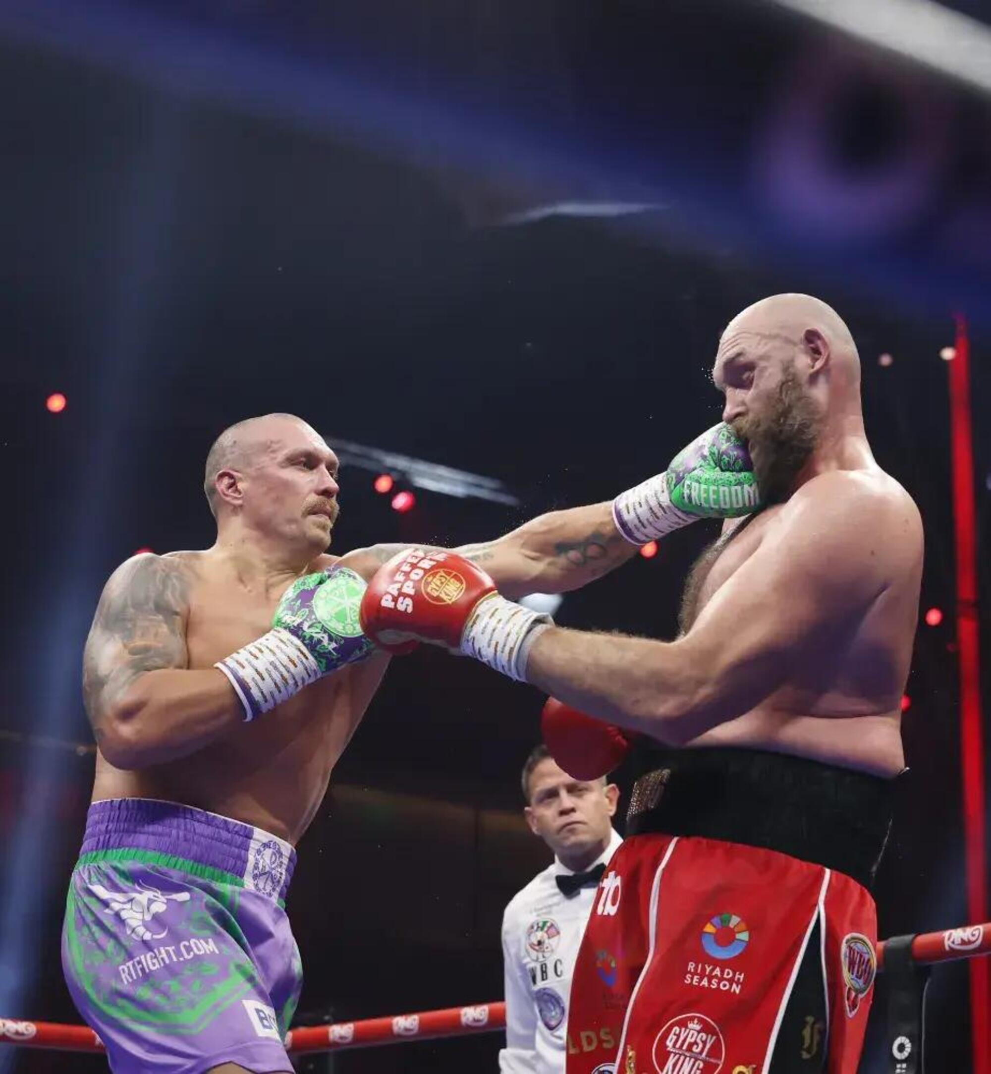 Oleksandr Usyk ha battuto Tyson Fury nel match da titolo a Riyadh.webp