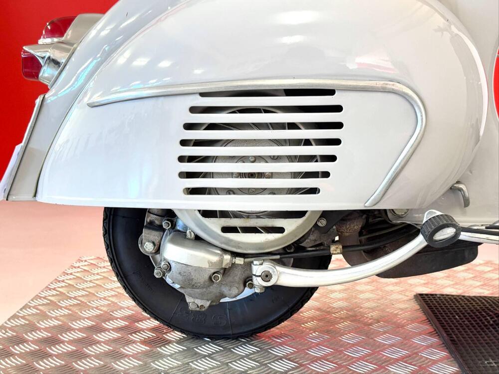 Piaggio VESPA 125 VNB5T (12)