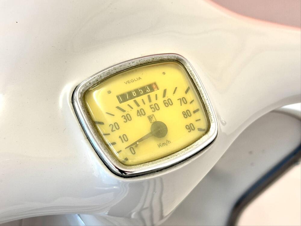 Piaggio VESPA 125 VNB5T (19)