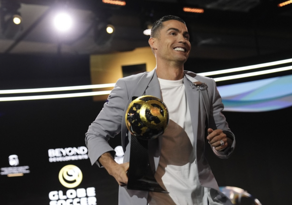 Le bombe di Cristiano Ronaldo, dalla crisi dello United a Vinicius Pallone d&rsquo;Oro: &ldquo;Campionato saudita migliore della Ligue 1&rdquo;. E intanto, a quasi 40 anni&hellip;