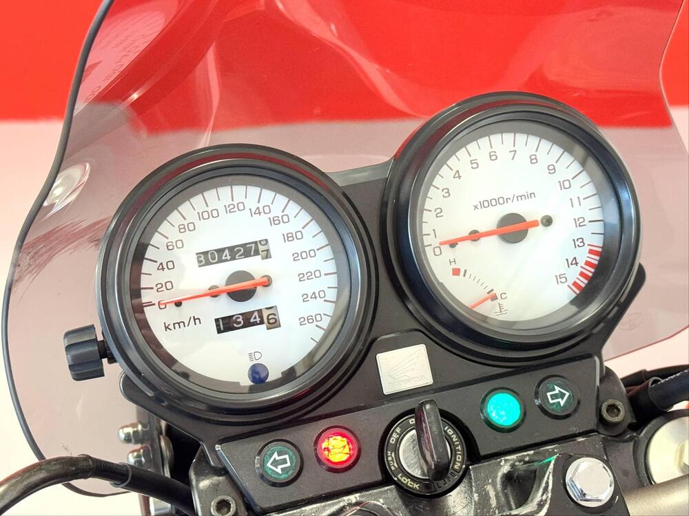 Honda Hornet 600 (2000 - 02) (18)