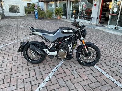 Husqvarna Svartpilen 401 (2021 - 23) usata