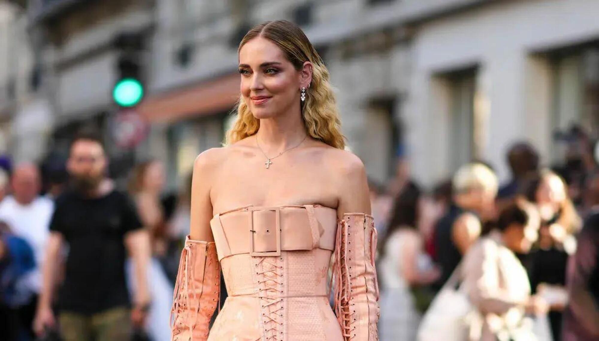 Chiara Ferragni corsetto tendenze moda 2024