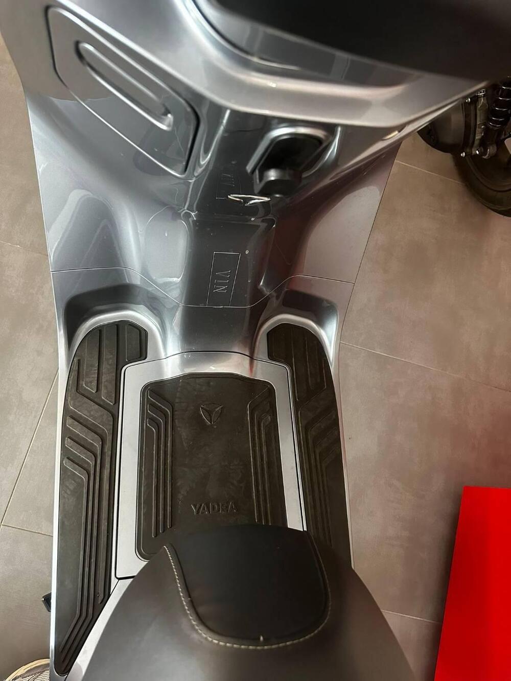 Yadea C1S (2020 - 25) (2)