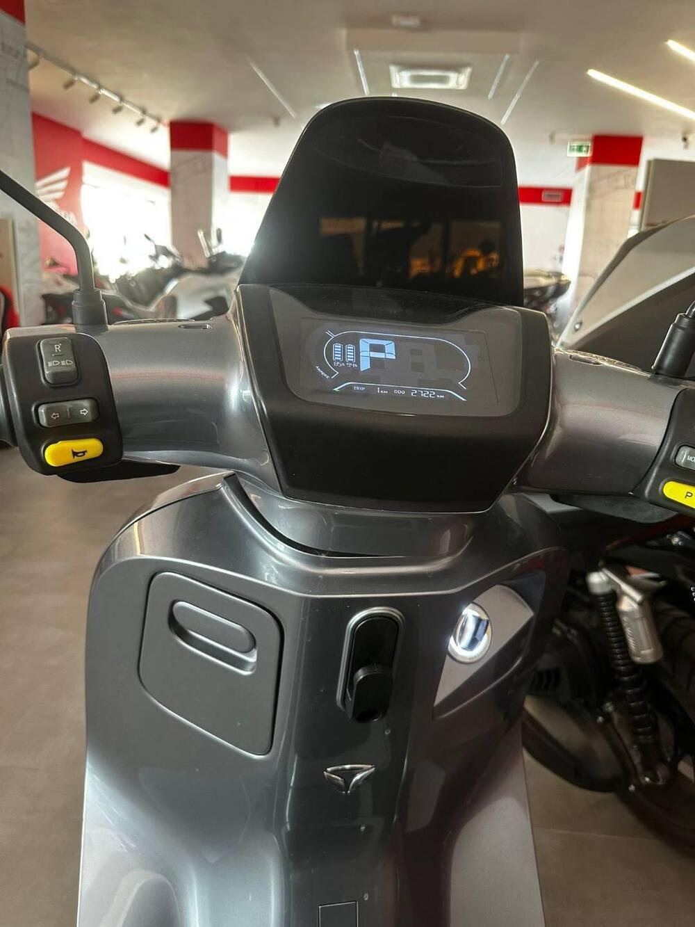 Yadea C1S (2020 - 25) (4)