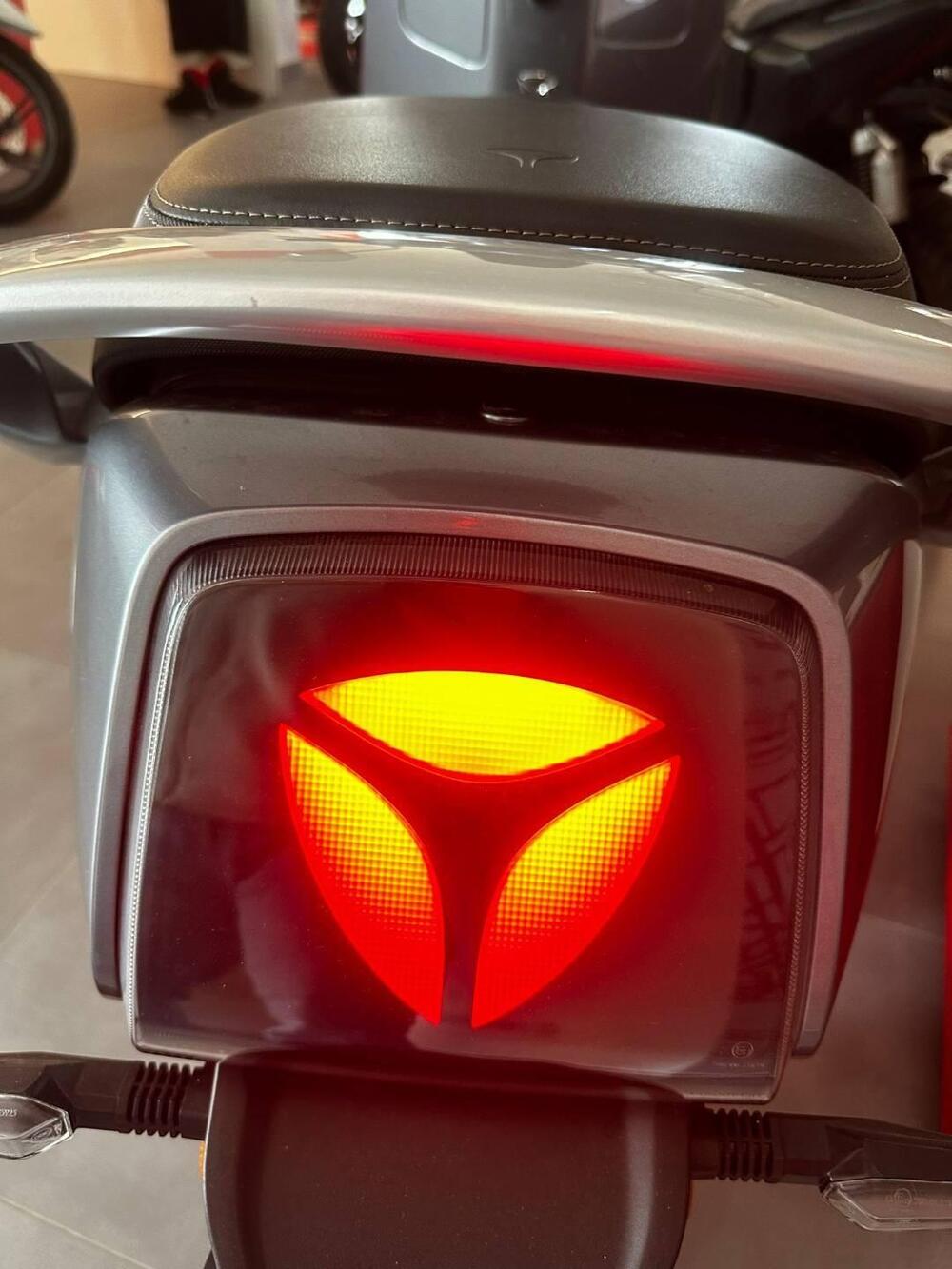 Yadea C1S (2020 - 25) (7)