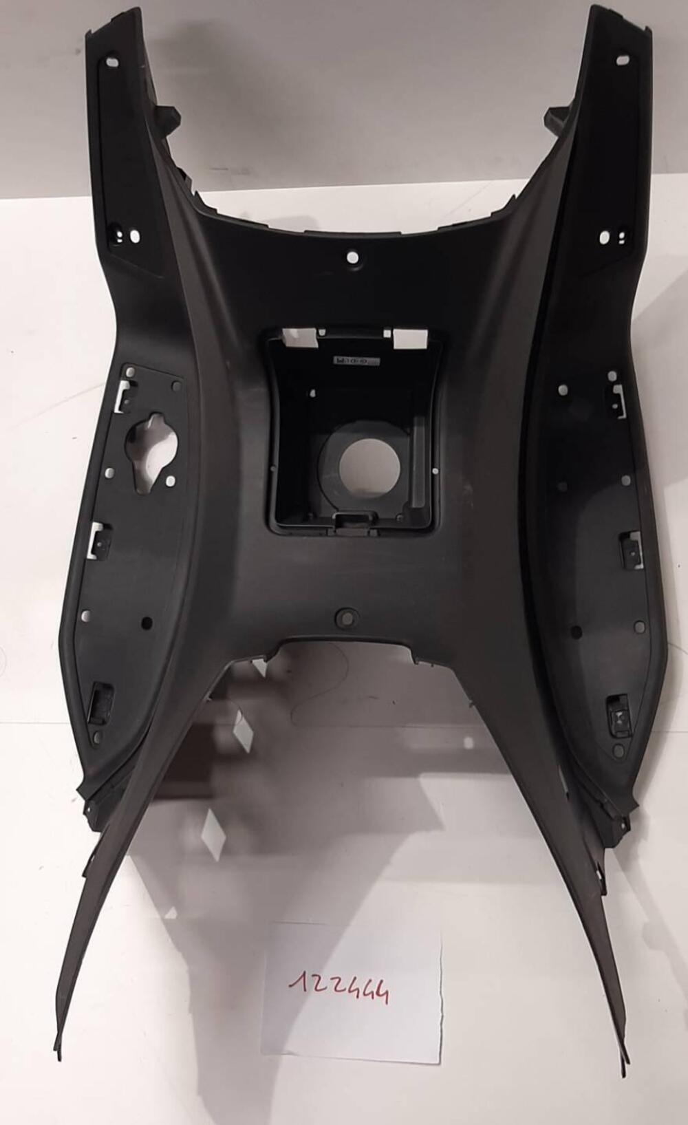 PEDANA POGGIA PIEDI PER SYM JOYMAX Z + 300