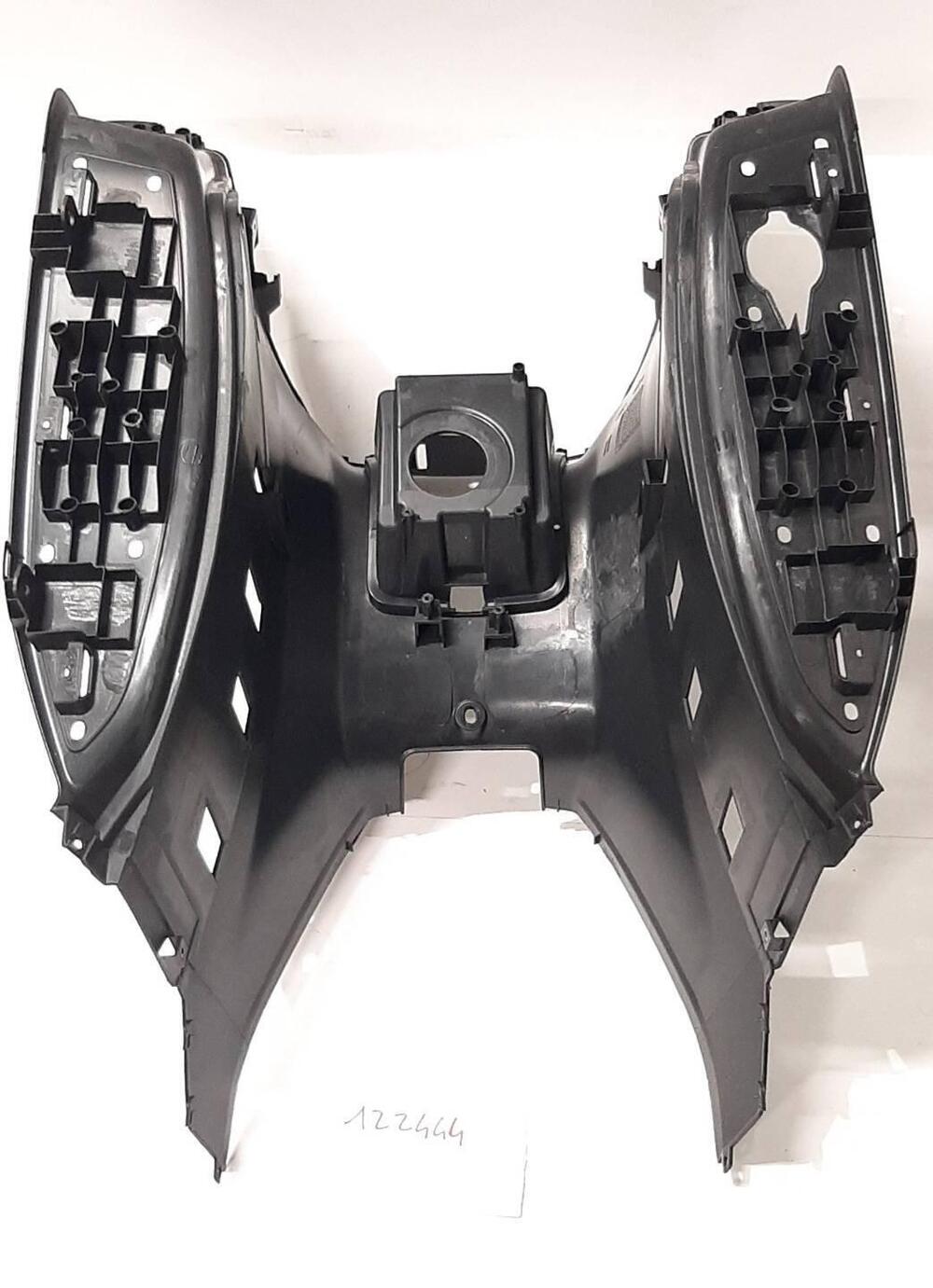 PEDANA POGGIA PIEDI PER SYM JOYMAX Z + 300 (2)