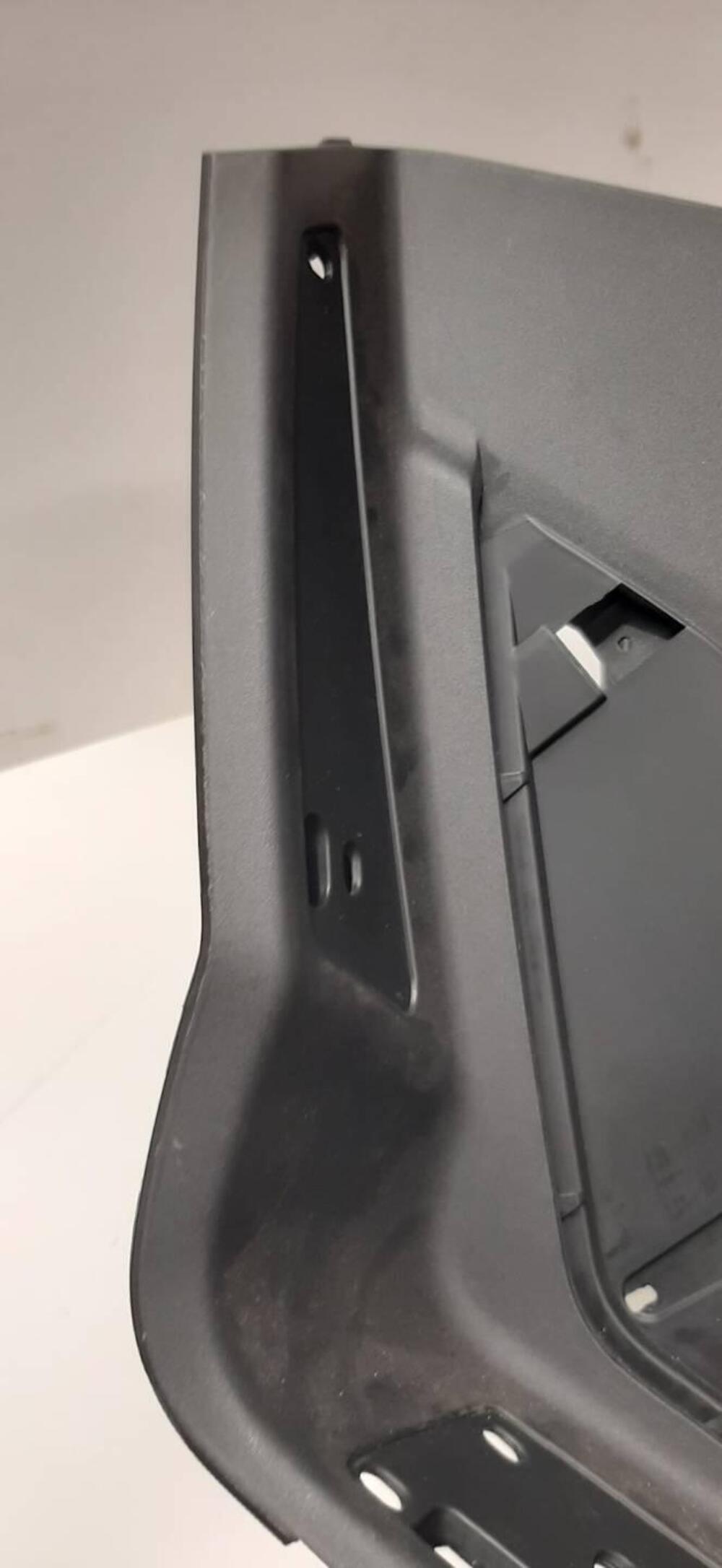 PEDANA POGGIA PIEDI PER SYM JOYMAX Z + 300 (3)