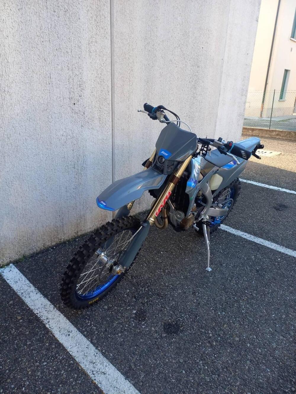 Tm Moto EN 250 ES Fi 4T TM Corse (2025) (2)