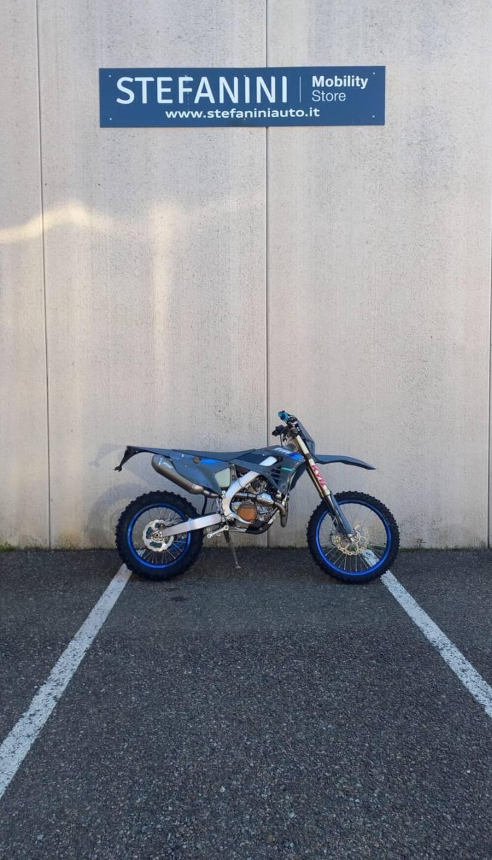 Tm Moto EN 250 ES Fi 4T TM Corse (2025) (4)