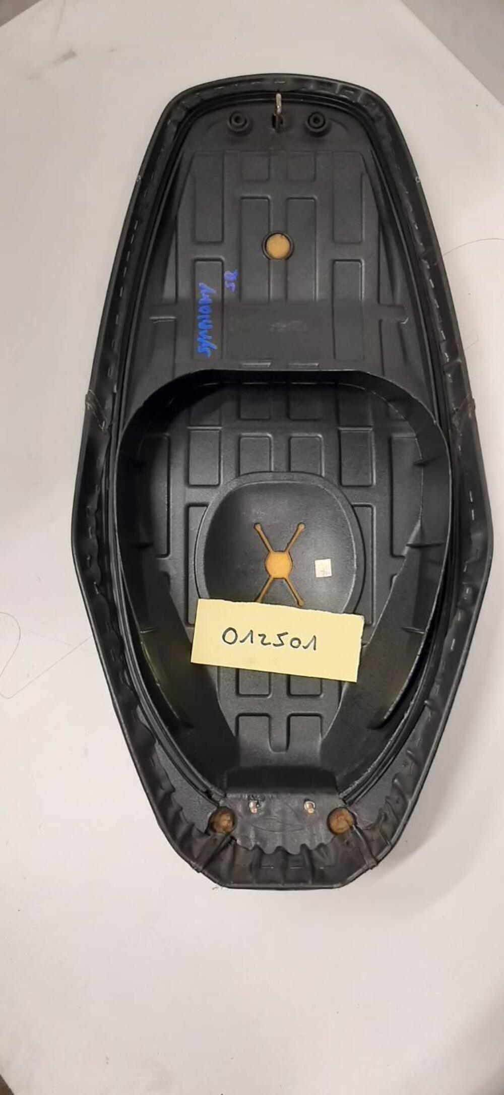 SELLA USATA PER SYM SYMPHONY SR 50/125/150 (2)