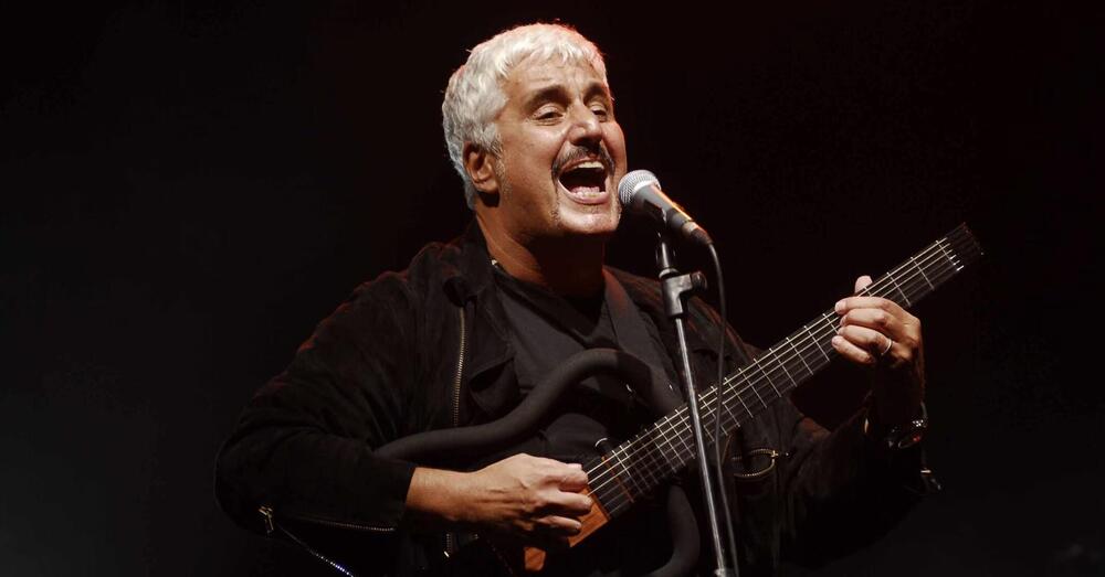 Pino Daniele Nero a met&agrave;? &ldquo;Un rivoluzionario come Tot&ograve;, De Filippo e Troisi&rdquo;. Parla Marco Spagnoli, regista del docufilm sul cantante napoletano al cinema: &ldquo;I social? Sirene&rdquo;. E su politica e arte&hellip;