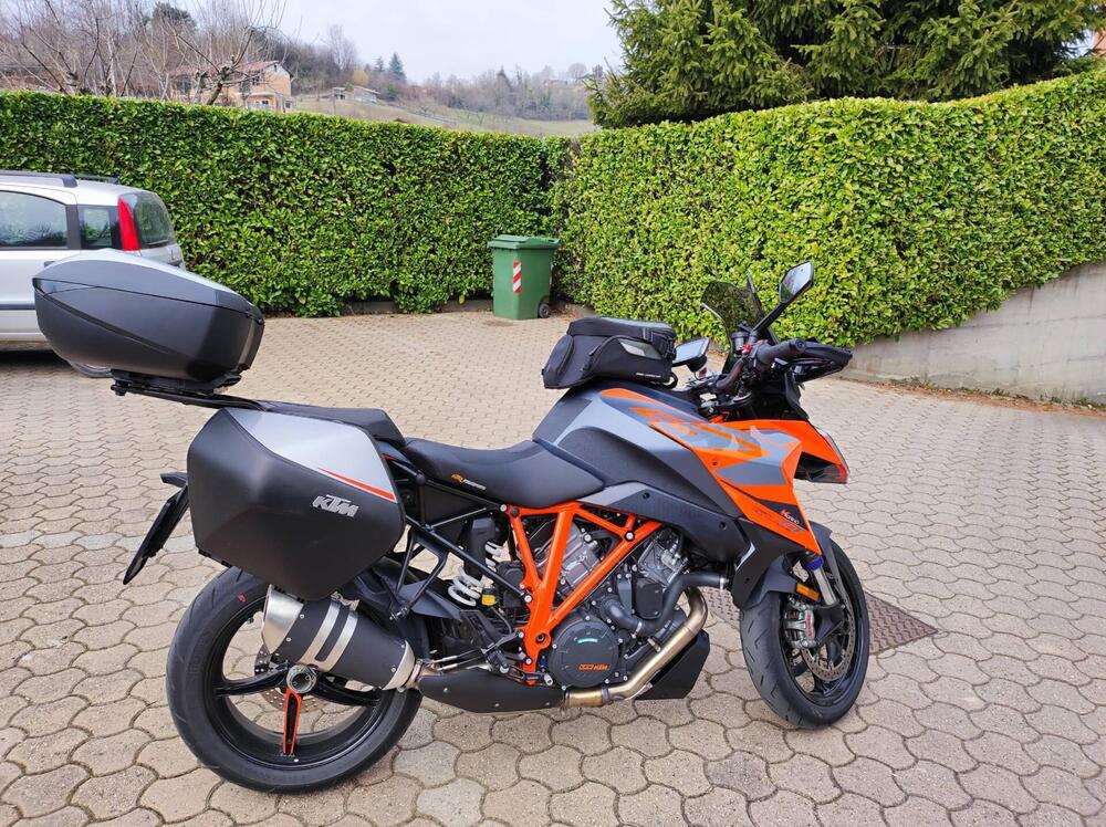 KTM 1290 Super Duke GT (2022 - 25) (2)
