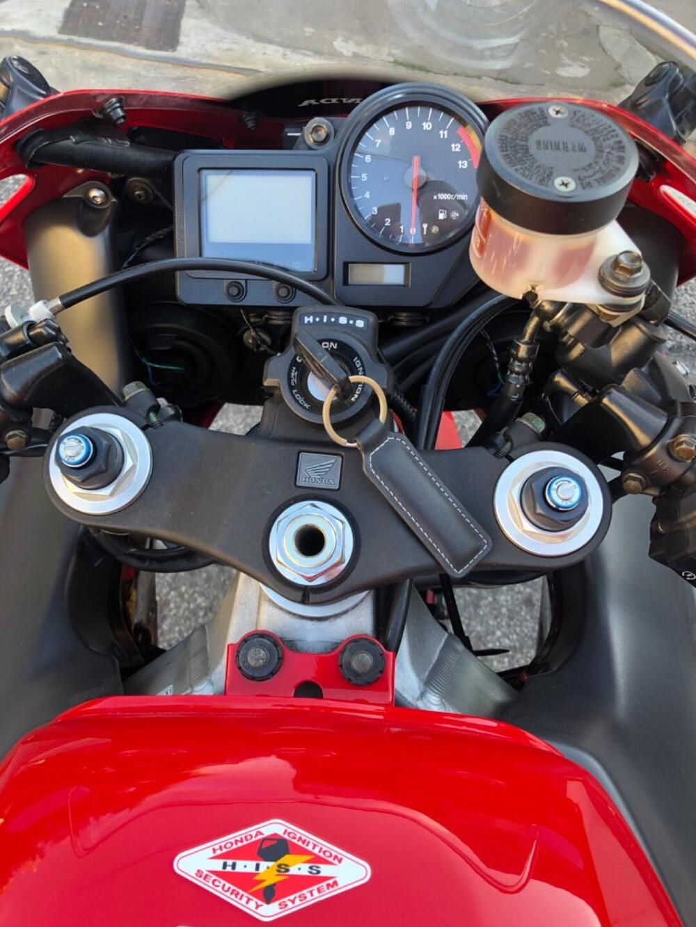 Honda CBR 900 RR Fireblade (2000 - 01) (6)