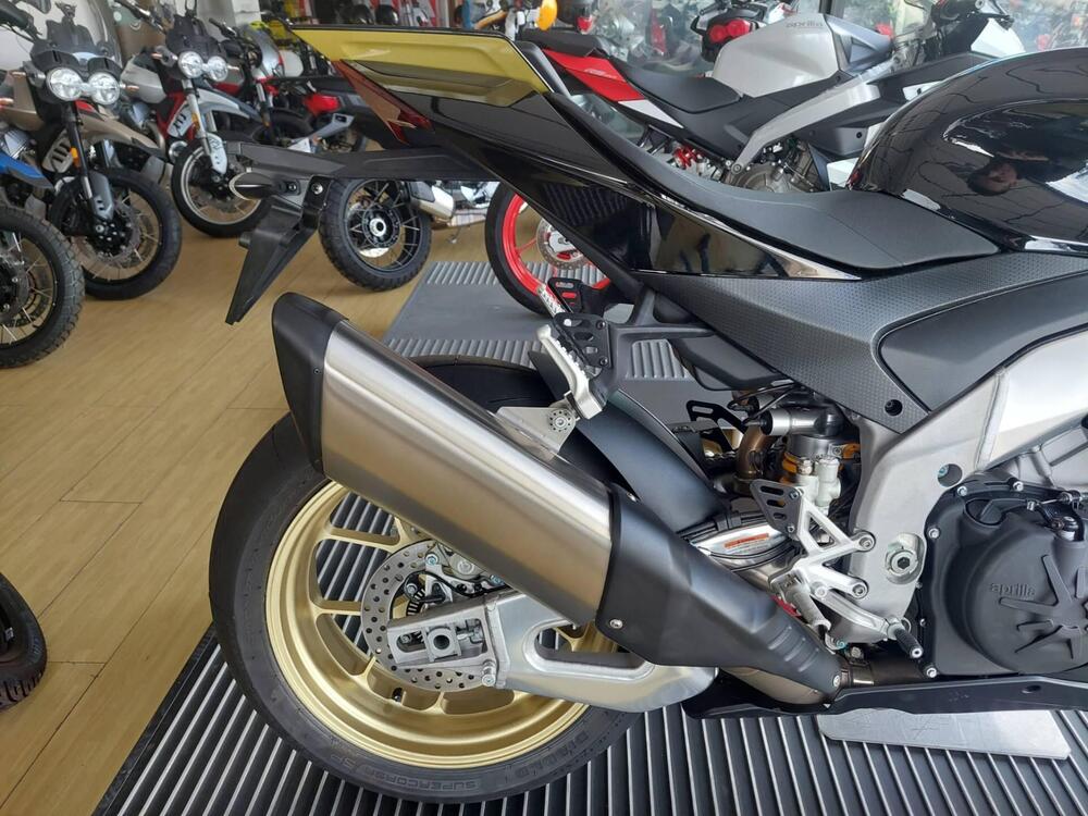 Aprilia RSV4 1100 Factory (2021 - 24) (6)