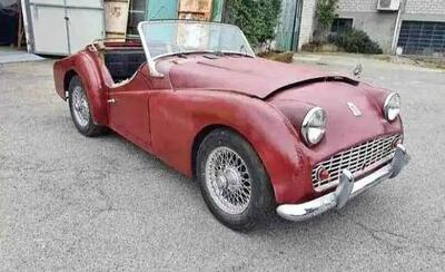 Triumph TR3 da restauro d&#039;epoca del 1962 a Soresina