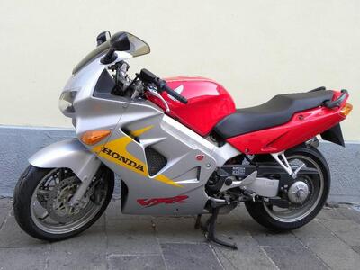 Honda VFR 800 (1998 - 01) usata
