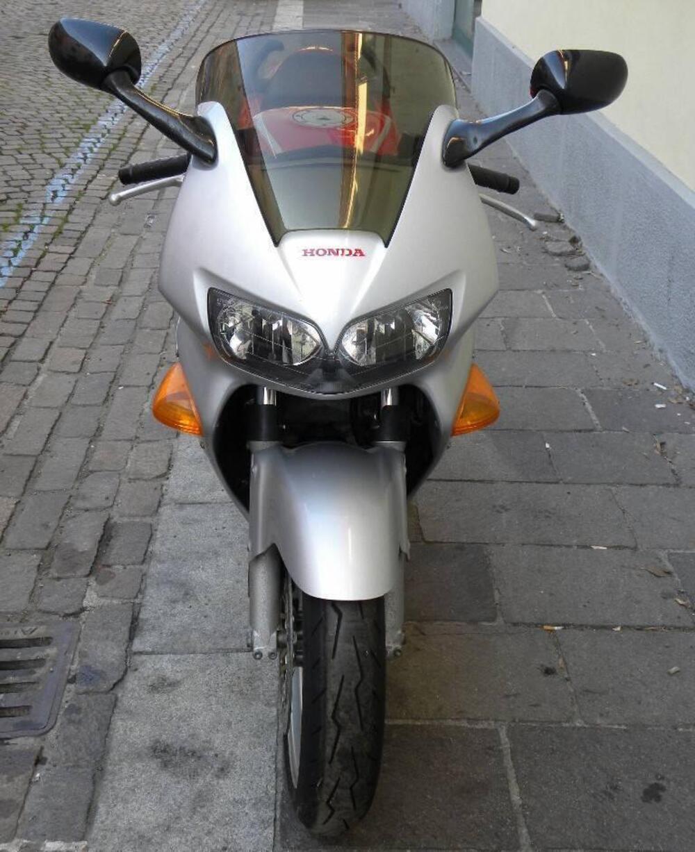 Honda VFR 800 (1998 - 01) (13)