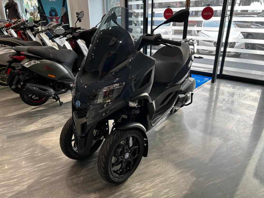Piaggio MP3 310 (2025) (6)