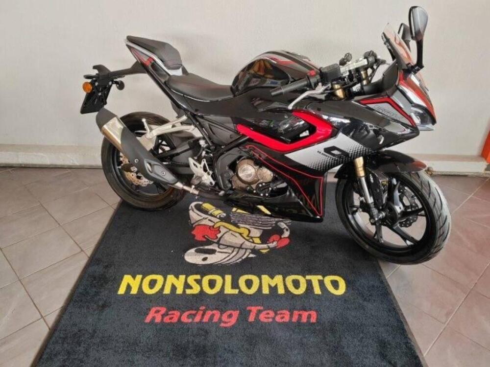 QJ Motor SRK 125 R (2024) (2)