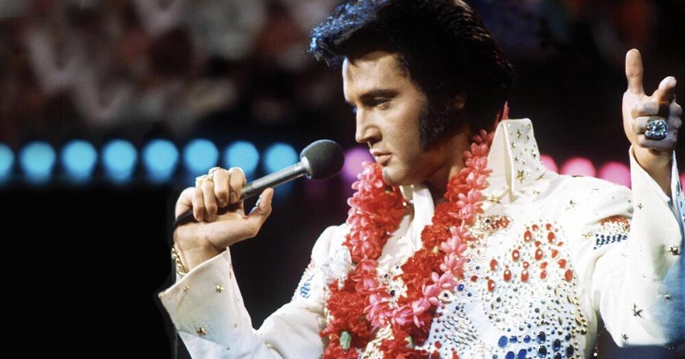 90 anni fa nasceva Elvis Presley. I movimenti del bacino, la Cadillac rosa comprata alla madre, l&rsquo;amore per Priscilla e l&rsquo;omaggio dei Maneskin: ecco perch&eacute; il re del rock &egrave; stato rivoluzionario