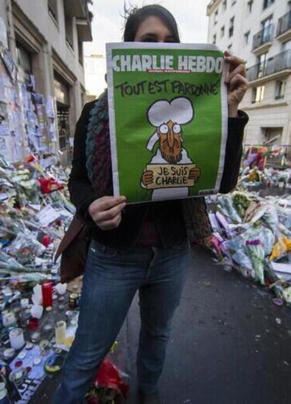 Dentro Charlie Hebdo (dieci anni dopo), ovvero una storia di ordinario giornalismo italiano. Ecco il reportage mai pubblicato in Italia dalla redazione segreta di Parigi