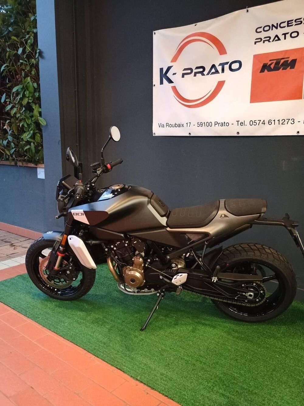 Husqvarna Svartpilen 801 (2024 - 26) (4)