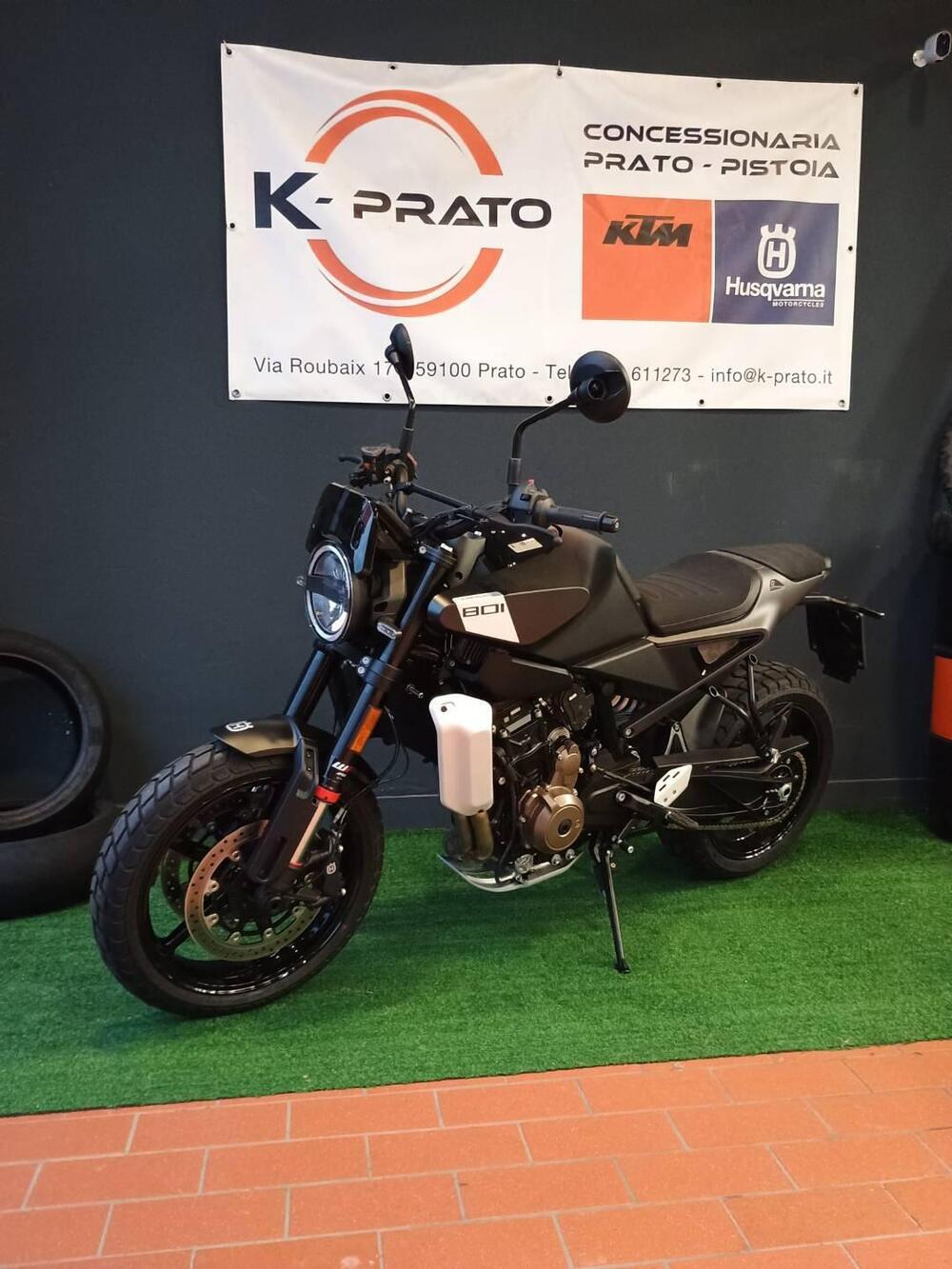 Husqvarna Svartpilen 801 (2024 - 26) (2)