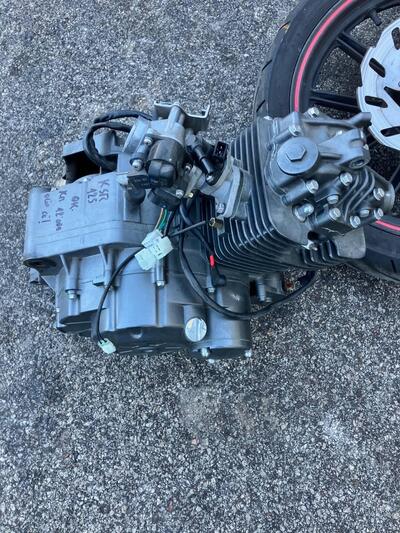 Motore KSR 125 euro 4 modello Naked con 2 ruote