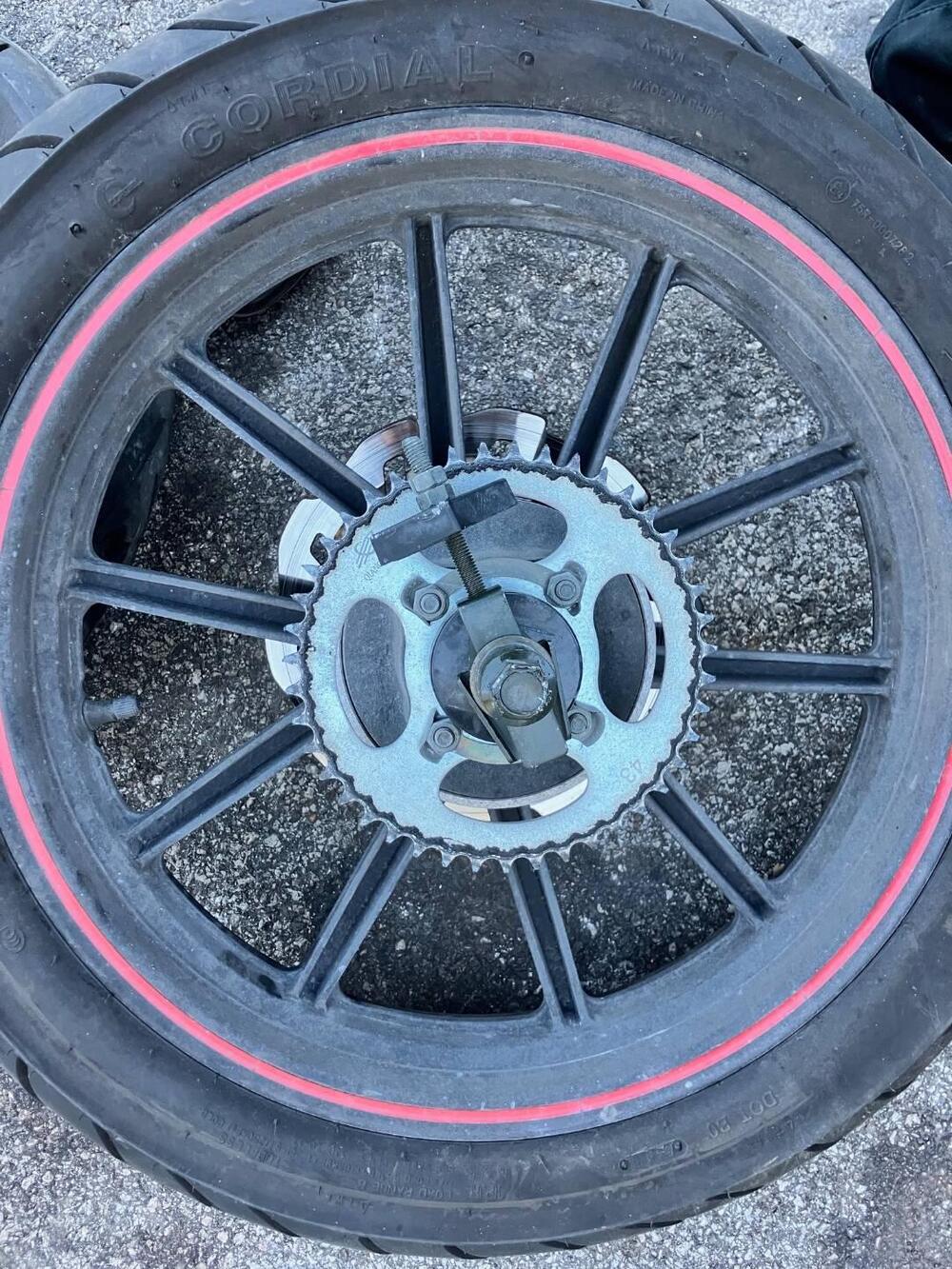 Motore KSR 125 euro 4 modello Naked con 2 ruote (5)