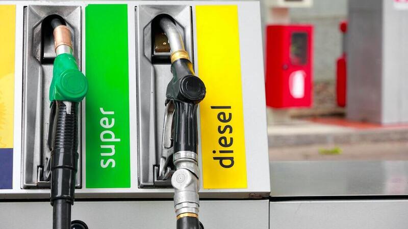 Caro carburanti: i prezzi medi della benzina tornano a salire. Speculazione o c&#039;&egrave; altro?