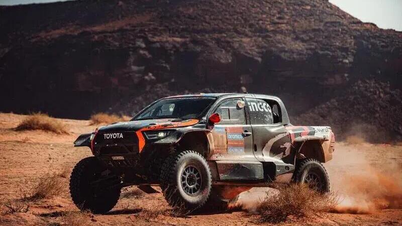 Dakar 2025. T5, Si chiude la Marathon e la prima parte della Dakar. In testa Sanders, KTM, e Lategan