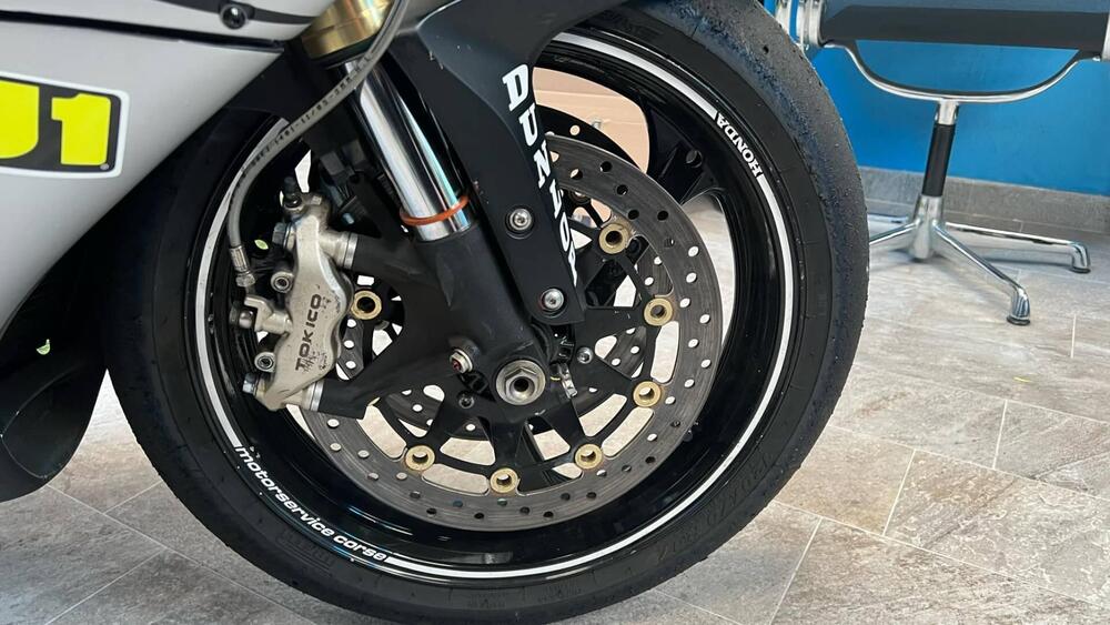 Honda CBR 1000 RR Fireblade (2004 - 05) (12)