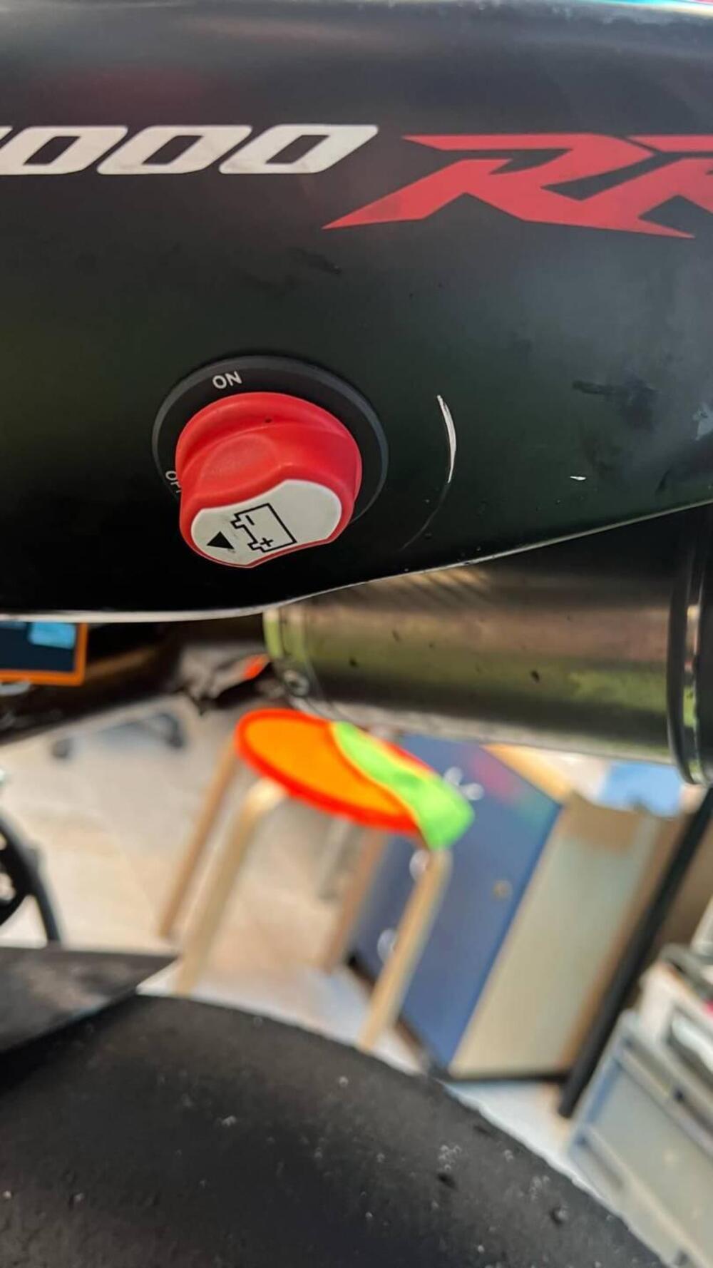 Honda CBR 1000 RR Fireblade (2004 - 05) (16)