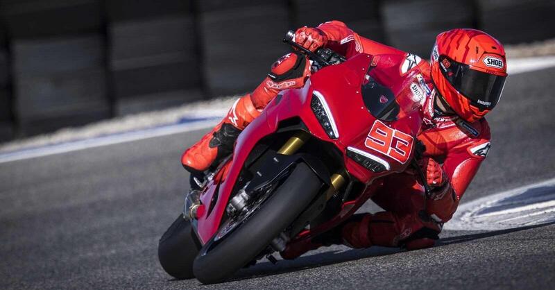 Marc Marquez debutta in sella alla nuova Panigale V2. Ed &egrave; gi&agrave; record