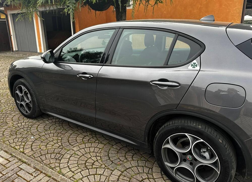 Alfa Romeo Stelvio usata a Mantova (3)