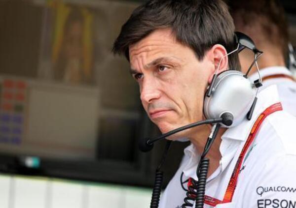 No, certe cose non finiscono e Toto Wolff attacca ancora Horner: &ldquo;Nessuna parola di riconoscimento da parte sua e Red Bull&rdquo;