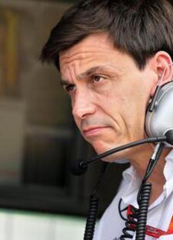 No, certe cose non finiscono e Toto Wolff attacca ancora Horner: &ldquo;Nessuna parola di riconoscimento da parte sua e Red Bull&rdquo;