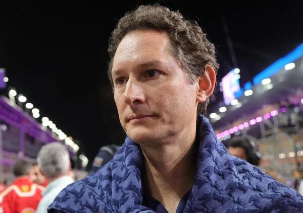 Elkann e Stellantis, John vuole rifarsi l&rsquo;immagine dopo Tavares? Cos&#039;&egrave; il caso dei &ldquo;comunicatori&rdquo; cacciati? C&rsquo;entrano i rapporti col governo Meloni e l&rsquo;audizione dell&rsquo;erede Agnelli alla Camera?